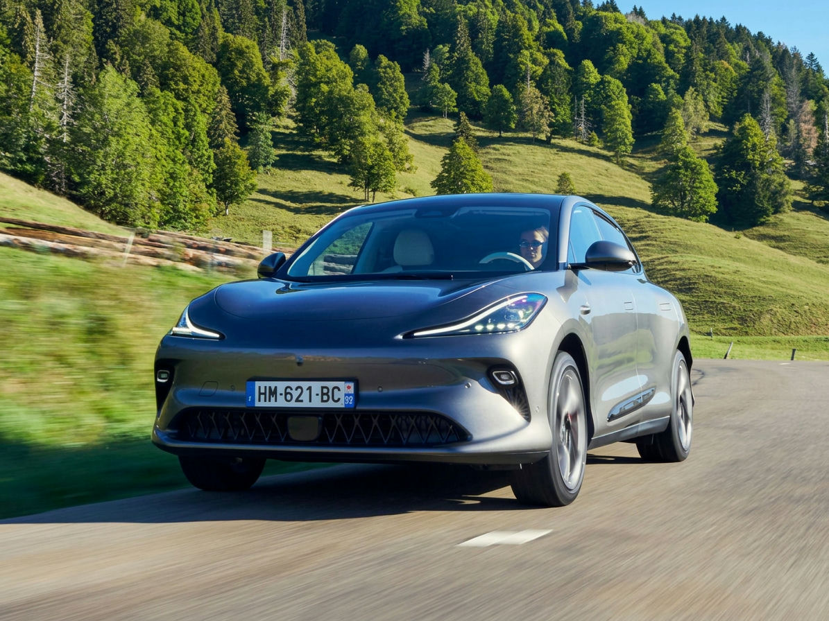 Essai MG IM6 : 751 ch et 396 kW pour concurrencer le Tesla Model Y